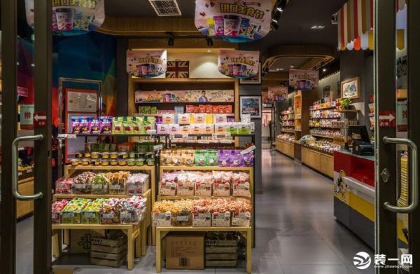 进口零食店装修如何设计比较大气？国外艺术门面设计
