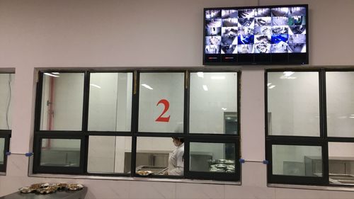 学校食堂承包一个小窗口应该怎么做？学校食堂窗口设计图片