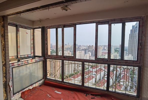 阳台铝合金门窗价格是多少？阳台铝合金窗设计图
