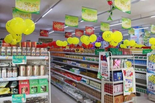 去药店干好，还是去卖衣服好？药店厨窗帘设计图片