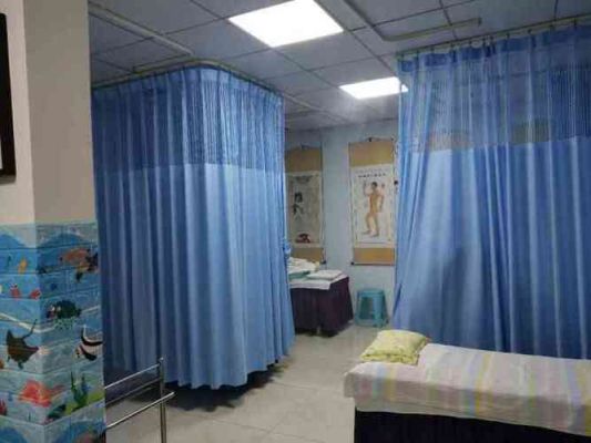 去药店干好，还是去卖衣服好？药店厨窗帘设计图片