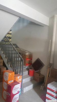 4.2米高商铺楼梯怎样设计省面积？门面上下层楼梯设计图