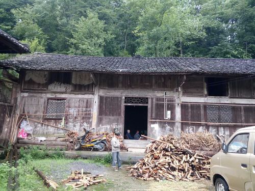怎么样在砖房上建木头房？（以前的木房怎么设计好）