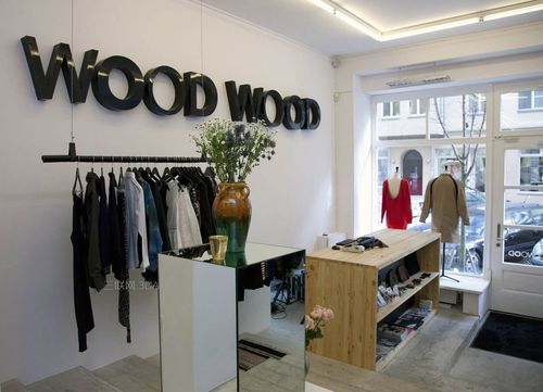 30多平米如何装修服装店？（小平方服装店设计）