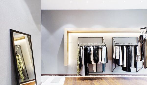 只有十个平方的衣服店怎样挂衣服？（小平方服装店设计效果图）