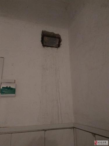 农村瓦房厨房怎么安装排气扇？（农村厨房地方小设计图）