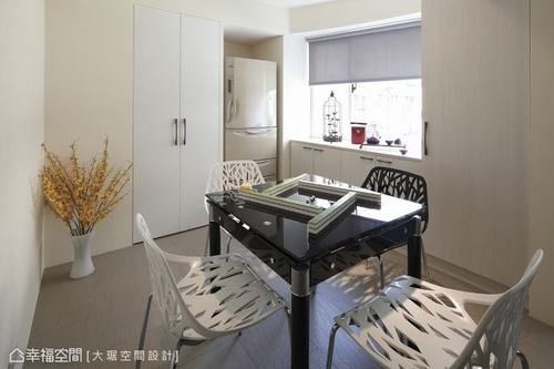 为什么，两张麻将面对面放在一起是会相互排斥？（麻将间设计）