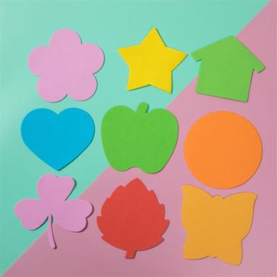 彩纸要怎么做教室？（教室外墙贴学生照片设计图片大全）