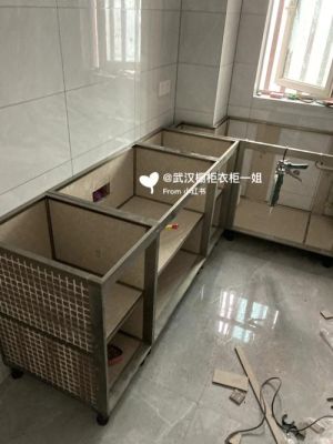 橱柜上封板几厘米好看？（简洁橱柜设计）