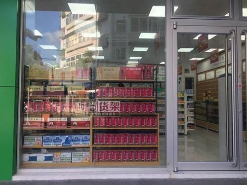 药品能挂橱窗吗？（连锁药房橱窗设计）